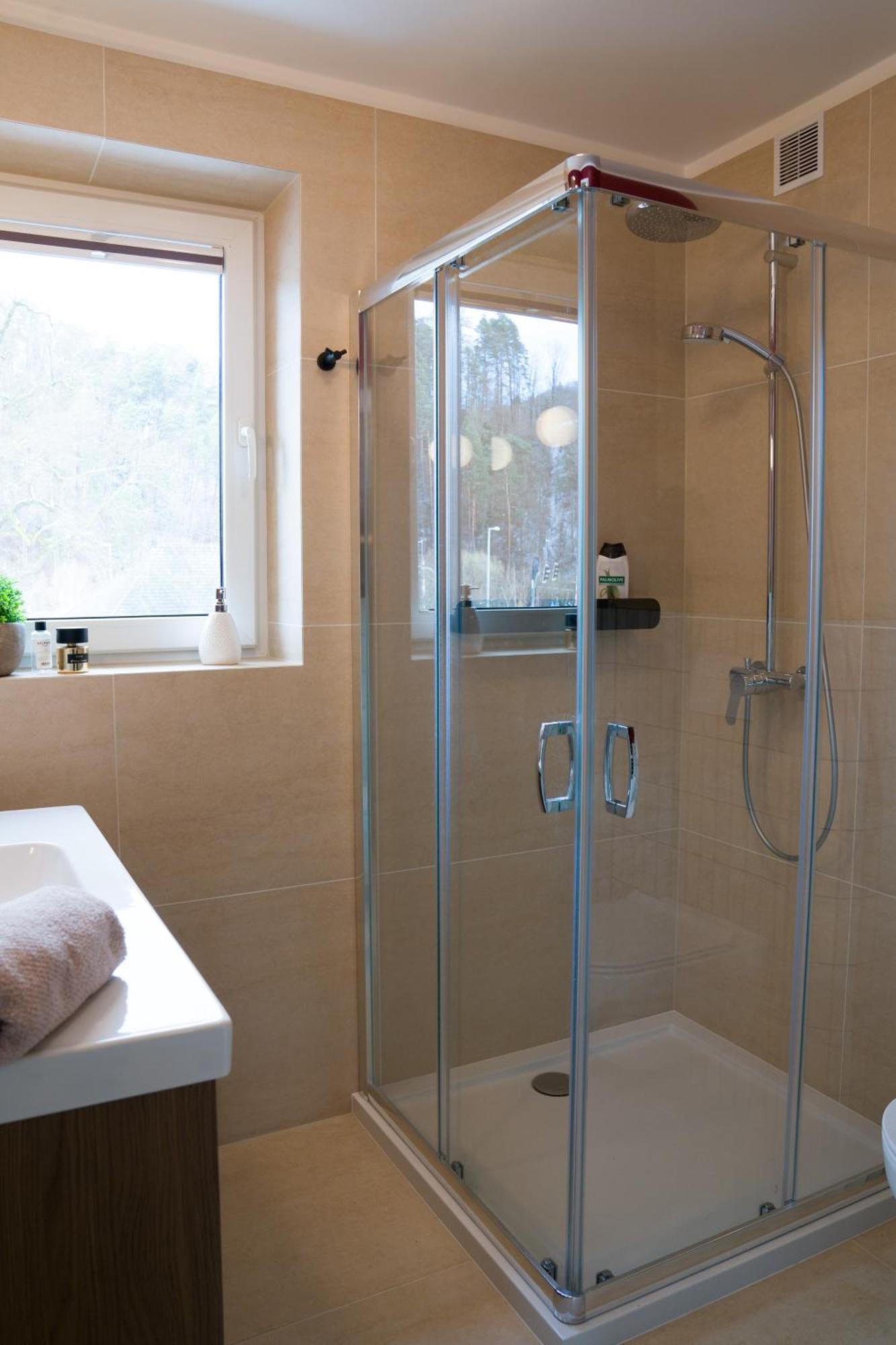 Villa Turris Apartamenty Przy Muszynskim Zamku 穆希纳 外观 照片