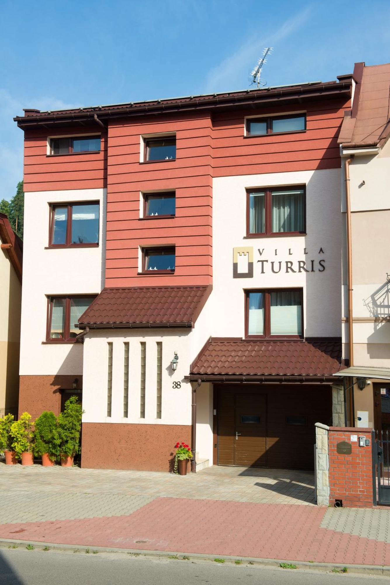 Villa Turris Apartamenty Przy Muszynskim Zamku 穆希纳 外观 照片